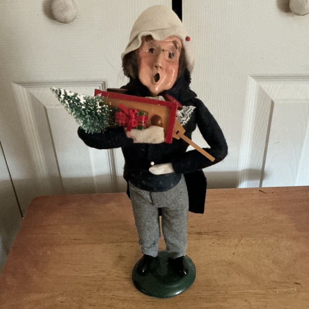 Rare 1988 Byers’ Choice Caroler w/Holiday Gifts